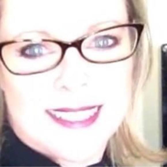 Meet your Posher, Caron - Picture 1 of 1